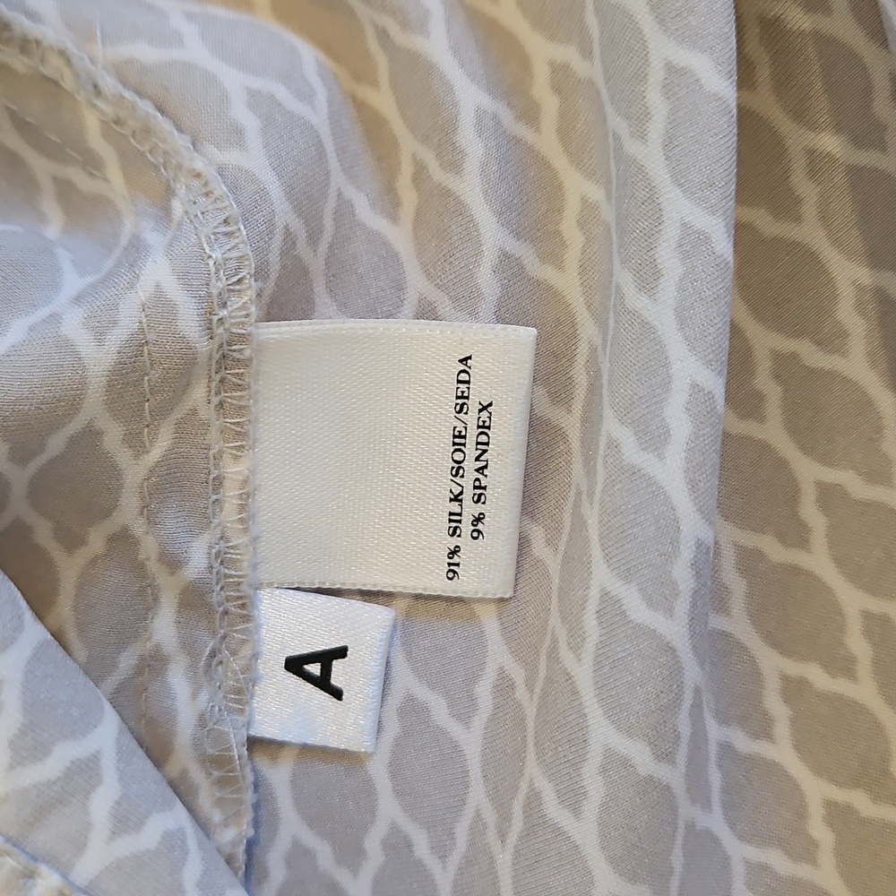 Ann Taylor Light Gray Patterned Button Down Blouse - image 4